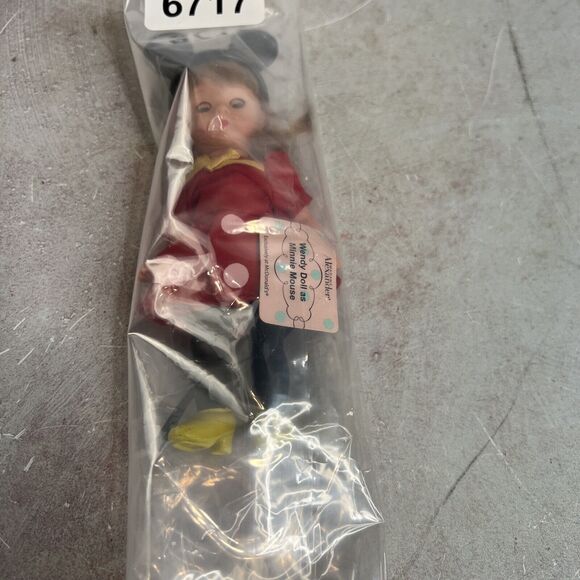 McDonald’s Madame Alexander 2004 Minnie Mouse Wendy Doll - Picture 5 of 5